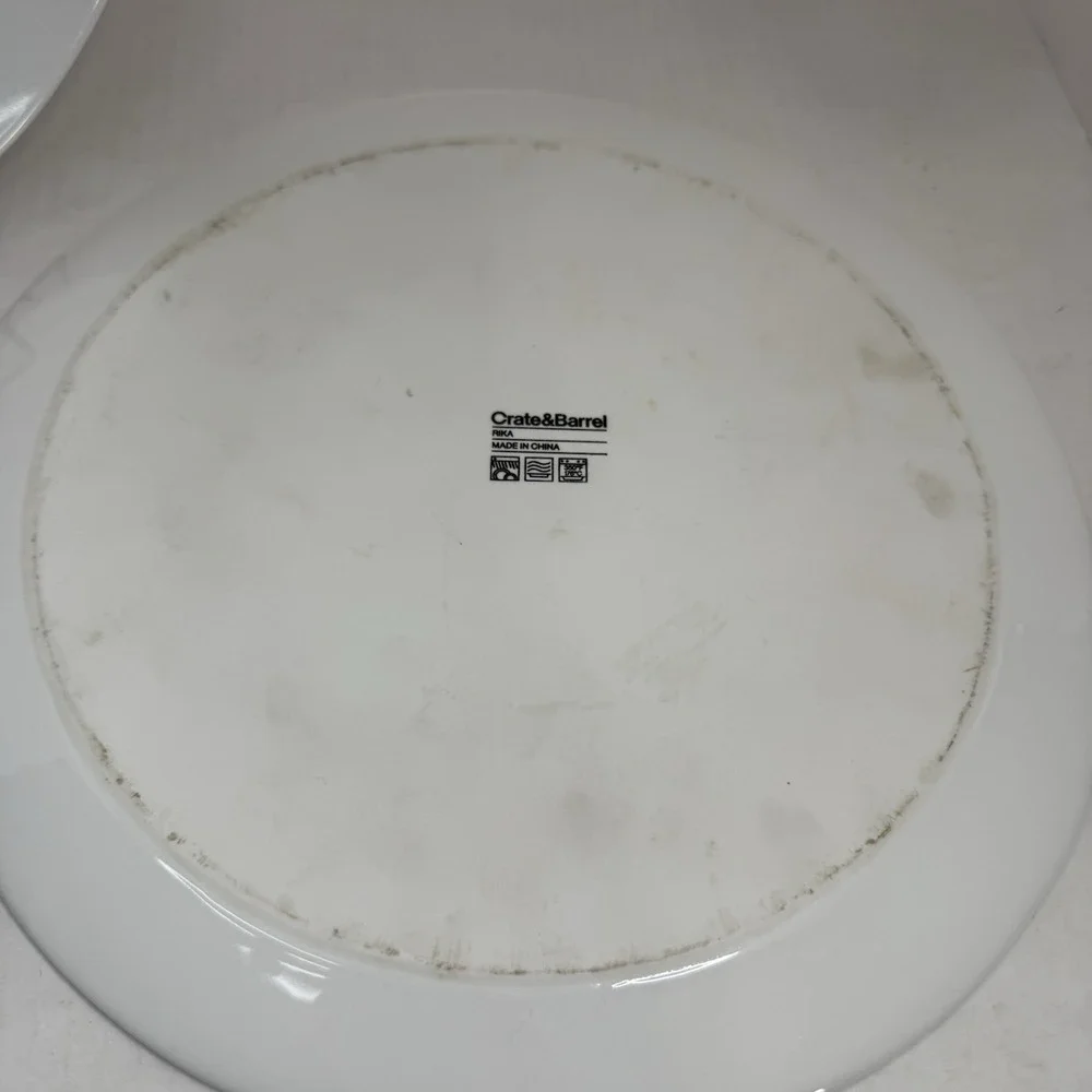 Crate & Barrel Rika Blueberries DINNER PLATE 10 3/4